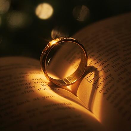 Гадание на кольце с ниткой: на замужество и желание