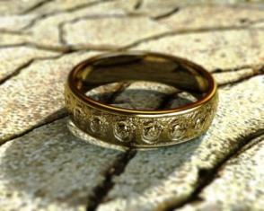драгоценное кольцо