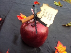 Как сделать приворот на яблоко